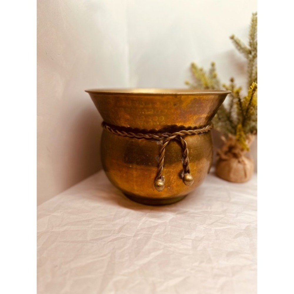 Vintage Hammered‎ Brass Planter Pot with Braided Rope Accent Gold Tone Bowl